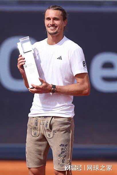 胜两位世界, 究竟谁能突