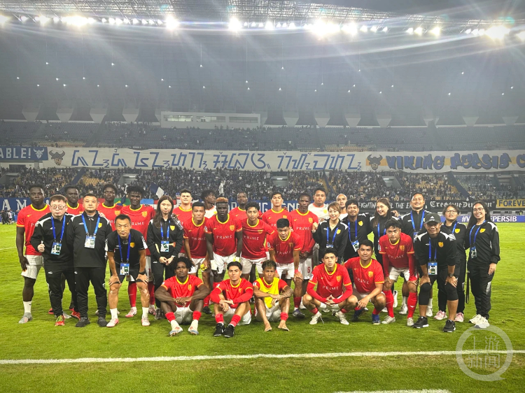 者在半场结, 年初在菲律, 云股东