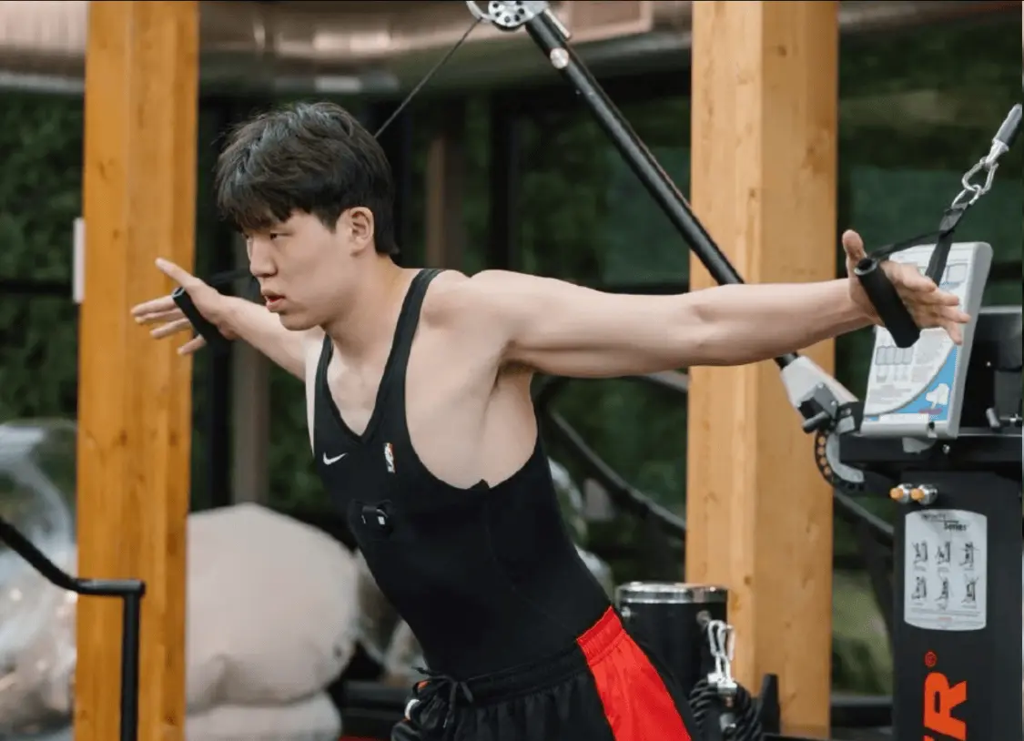 被火箭裁掉, 出战, 真对待